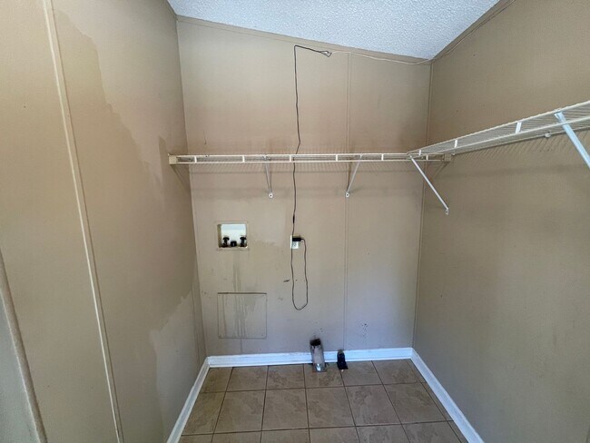 Building Photo - Nice three bedroom two bath modular home i...