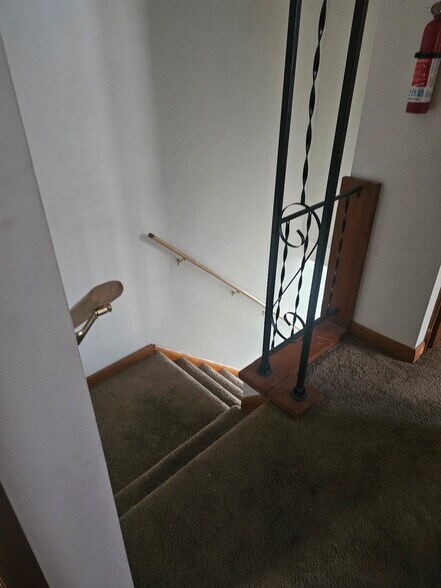 Building Photo - 26 Cooper Ave