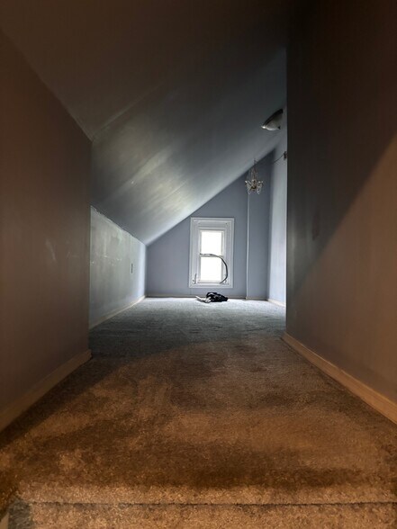 Building Photo - 44 S Spruce St