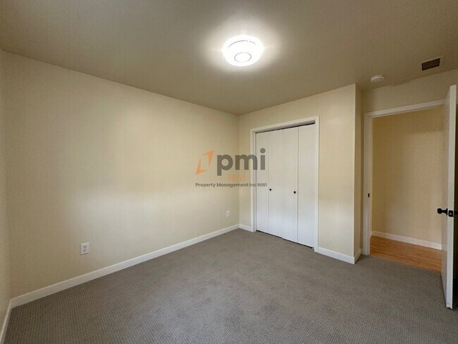 Building Photo - 2836 W 63rd Ln