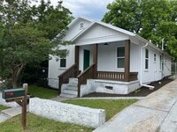 Building Photo - 1904 E 10th St