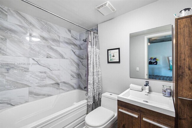 Building Photo - 690 SW 1st Ct