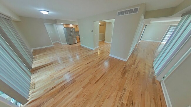 Building Photo - "Spacious 4-Bedroom Gem with 3 Full Baths in Prime Troy Location – 3491 Sq Ft of Comfort!"