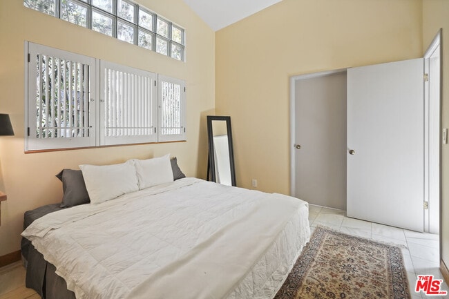 Building Photo - 28828 Selfridge Dr