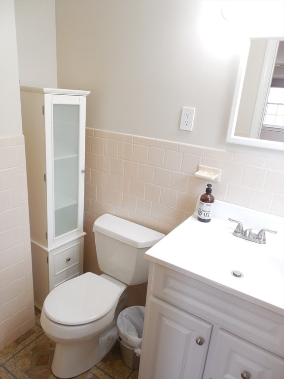 Building Photo - 166 Totten Pond Rd