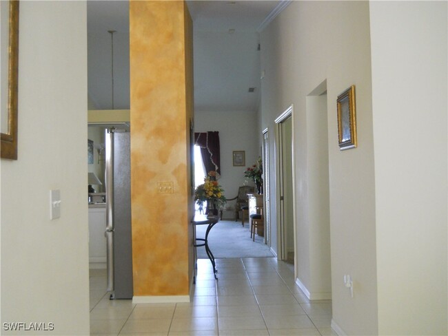 Building Photo - 500 Robin Hood Cir