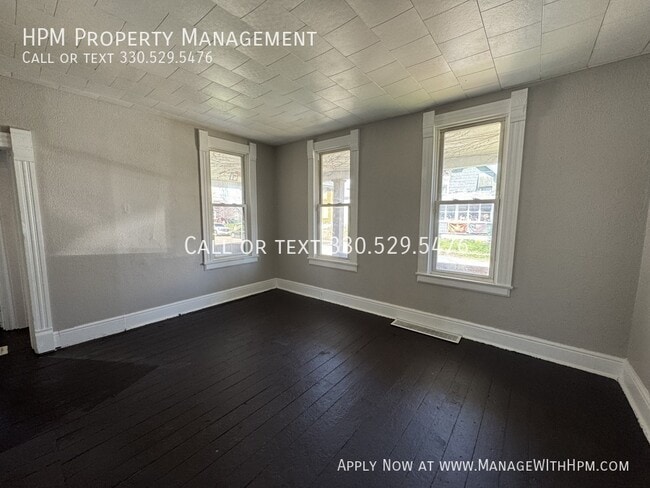 Building Photo - 713 Garfield Ave SW