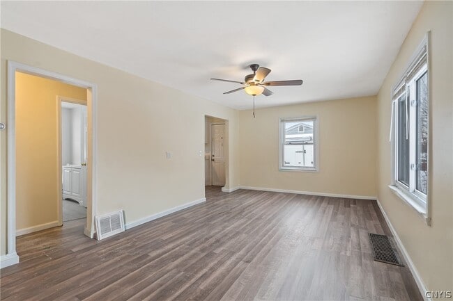 Building Photo - 429 Beechwood Ave