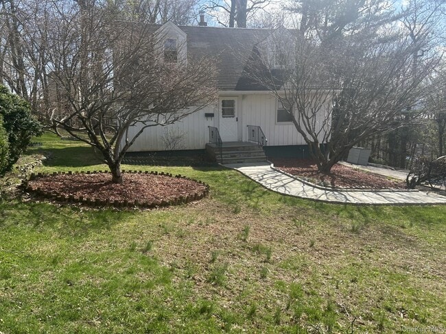 Building Photo - 8 Ridge St