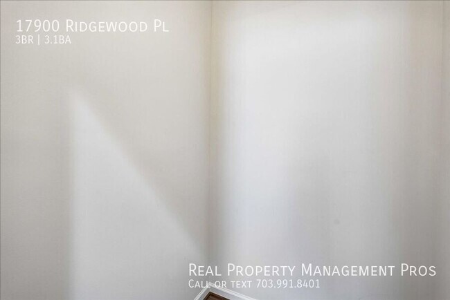 Building Photo - 17900 Ridgewood Pl