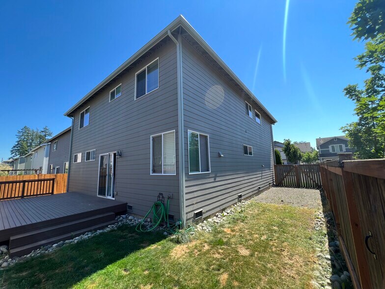 Building Photo - 209 195th Pl SW