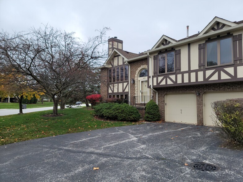 Building Photo - 9230 Windsor Pky