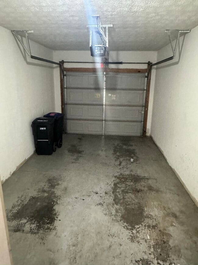 Building Photo - 2003 River Ridge Rd