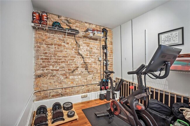 Building Photo - 215 Mitchell St SW