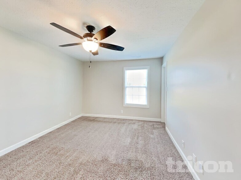 Building Photo - 1287 Eagle's View Dr