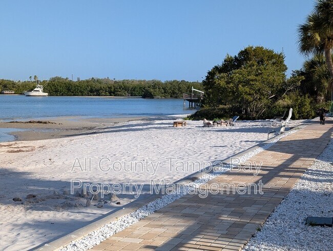 Building Photo - 4230 36th Ave S