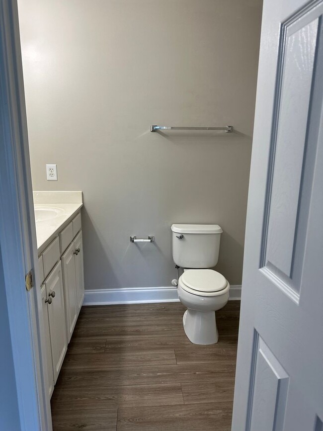 Building Photo - Nice 3 bedroom, 2.5 bath townhouse at Silv...