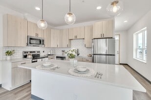 Building Photo - Broadway Lofts and Townhomes