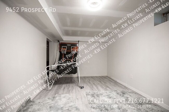 Building Photo - 9452 Prospect Rd