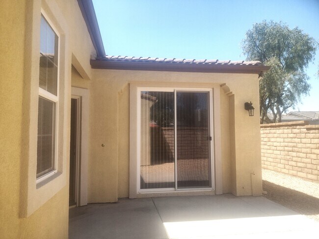 Building Photo - 8256 Triplett Ln