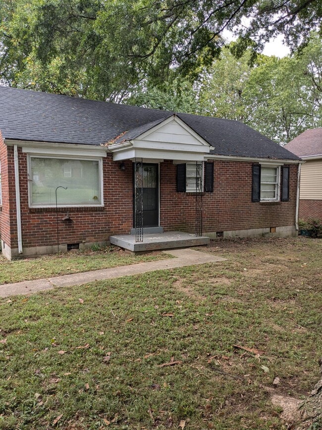 Building Photo - 2211 Larimore Dr