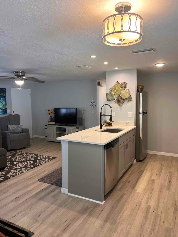 Primary Photo - 3823 42nd St