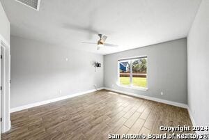 Building Photo - 950 Paradise Dr