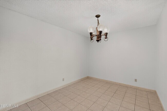 Building Photo - 4536 R L Shoemaker Dr