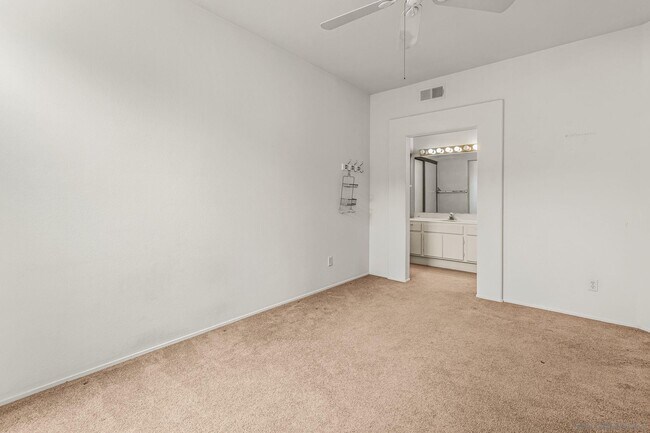 Building Photo - 5544 Renaissance