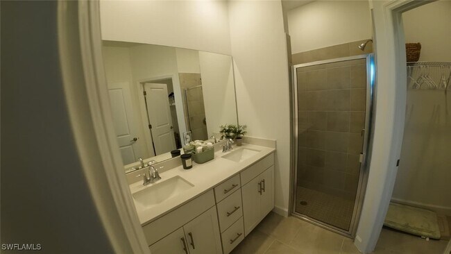 Building Photo - 19552 Hinkley Dr