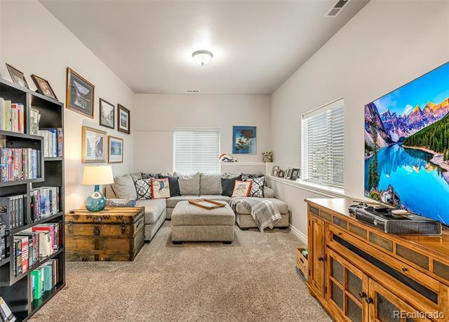 Building Photo - 358 Cliff View Dr