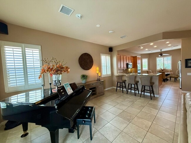 Building Photo - Home in the desirable Del Webb Community