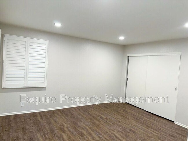 Building Photo - 1630 Helm Dr