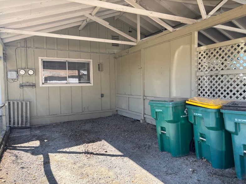 Building Photo - 4254 Howard Cir