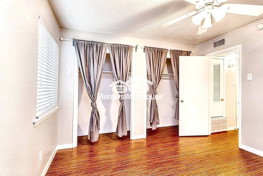 Building Photo - 4007 Avenue C