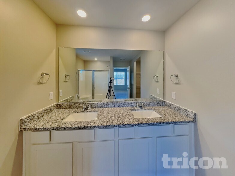 Building Photo - 1428 Ashfield Pl