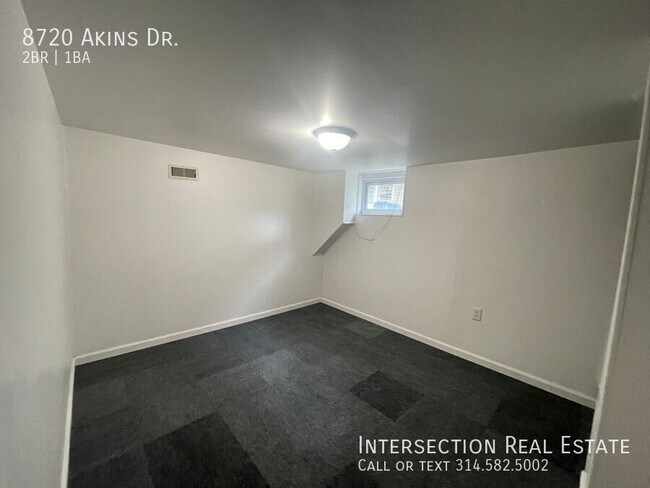 Building Photo - 8720 Akins Dr
