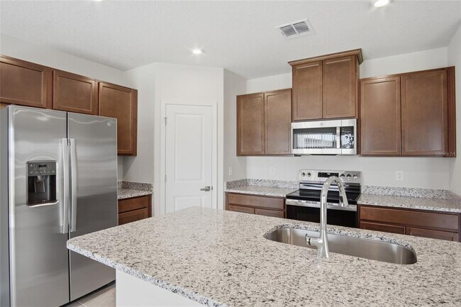 Building Photo - 724 Cantaberry Dr