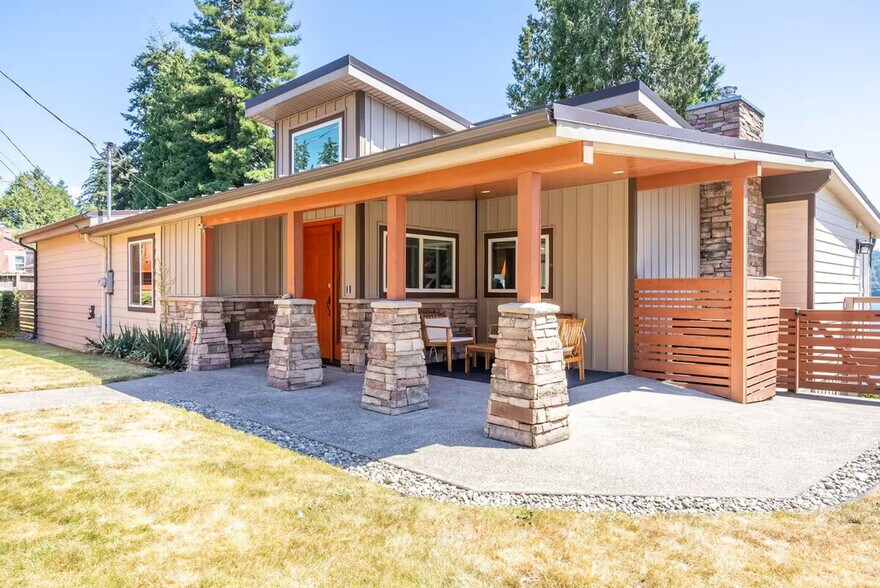 Building Photo - 5627 Illahee Road NE