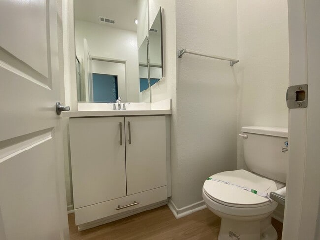 Building Photo - 3 bed, 3.5bath wihtin The Pacific Ridge Community in Oceanside