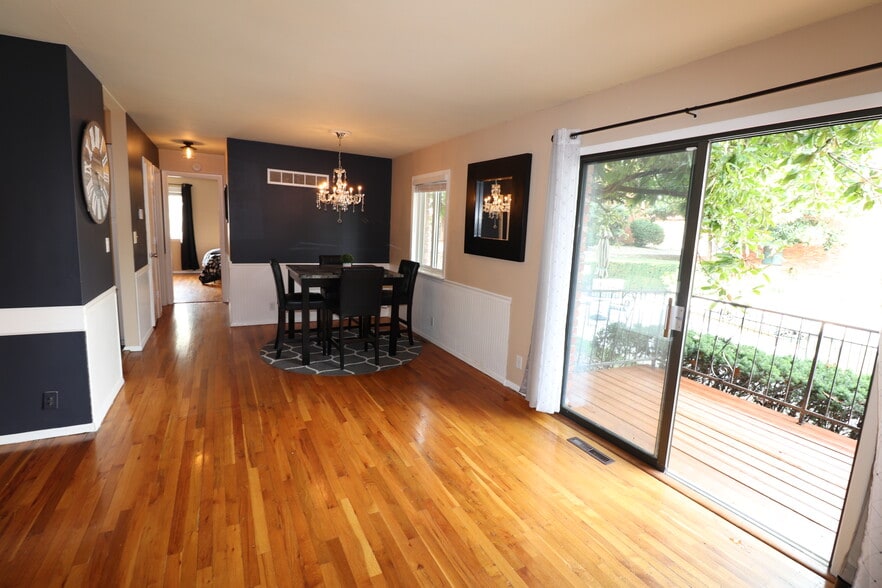 Building Photo - 8227 Santa Fe Dr