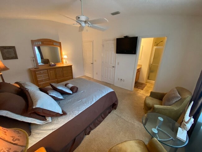 Building Photo - Warm and Inviting ANNUAL 2 + 2 Turnkey Patio Villa in The Village of Mallory