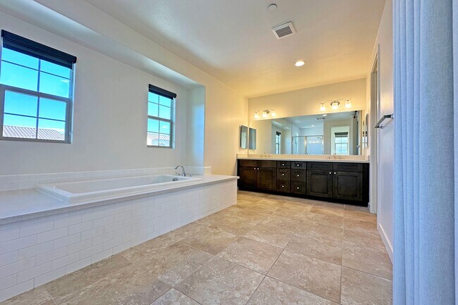 Building Photo - 1635 Faldo Ct