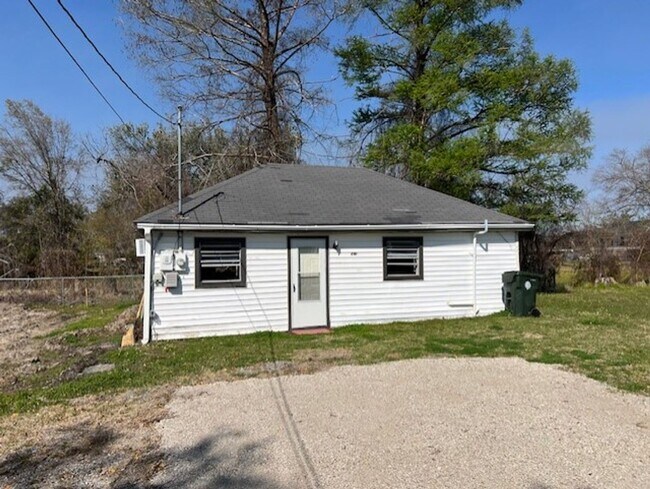 Primary Photo - Charming 1B/1B home available in Lake Charles