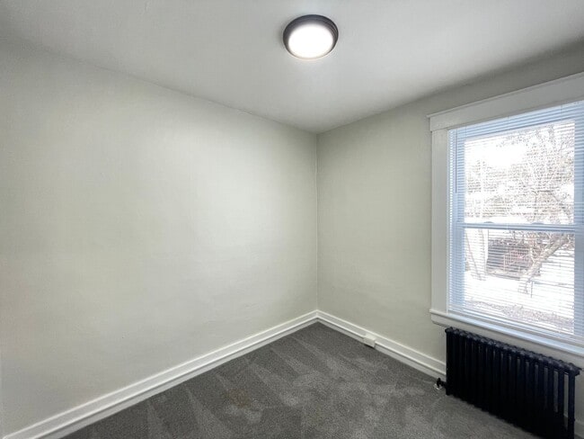 Building Photo - 73 6th St