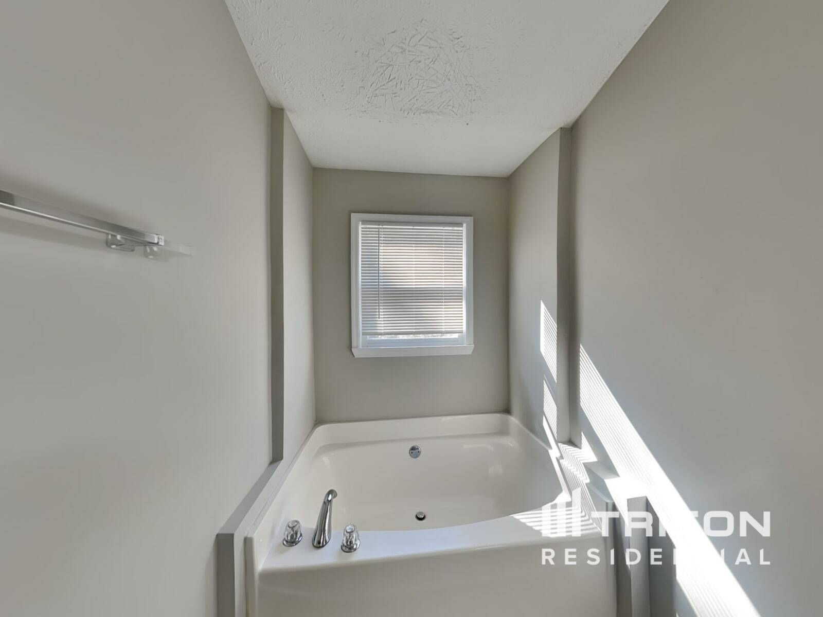 Building Photo - 1605 Windy Hill Pl SE