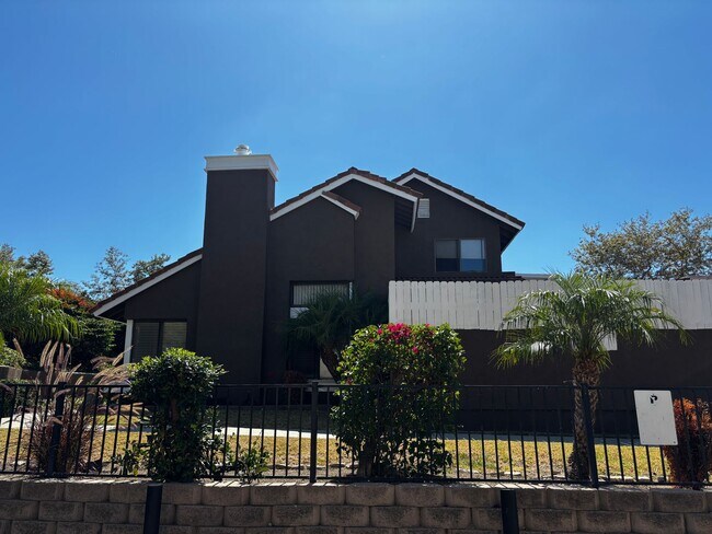 Building Photo - 101 Avenida Las Brisas