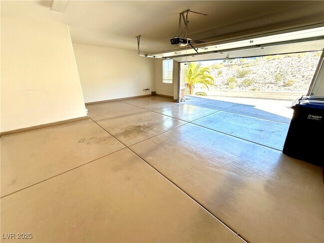 Building Photo - 2487 Hardin Ridge Dr