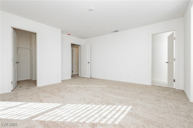 Building Photo - 2768 V. Napoli