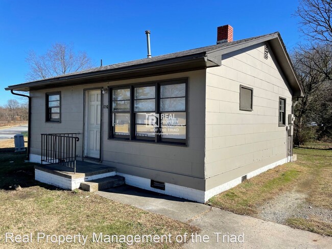 Primary Photo - 2 br, 1 bath House - 1600 E. Martin Luther...